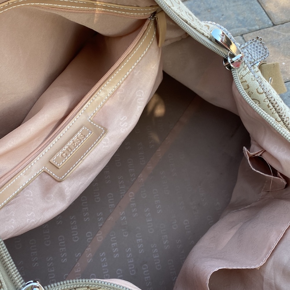 GUESS duffel bag - Picture 6 of 7